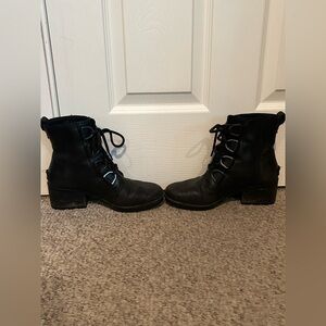 Sorel Black Lace Up Black Heel Boots Size 7.5